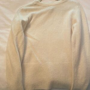 H&M cozy cream sweater, size S. Never worn